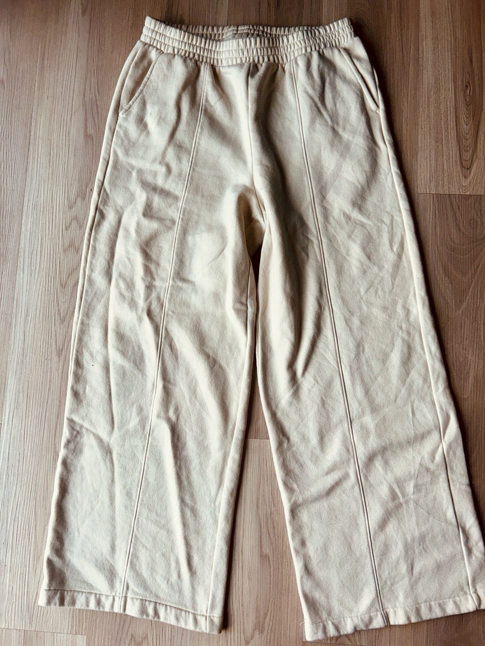 GAP Wide-Leg Women’s Sweatpants L Ivory Lounge Pants Relaxed Cozy Pockets